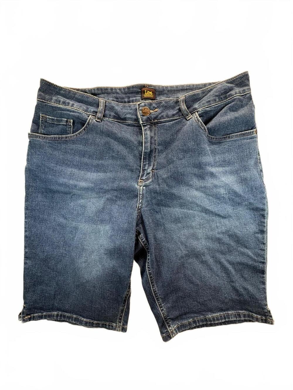 Lee Women’s Bermuda Denim Shorts Size 20W Medium Wash Stretch Blue Jean Shorts